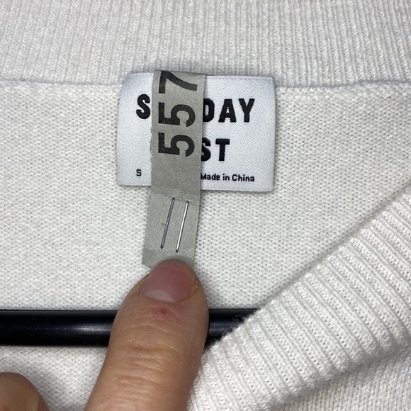 Aritzia Sunday Best Dash Floral Sweater Size S - Picture 6 of 8